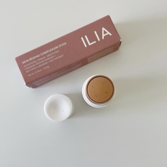 ILIA Skin Rewind Blurring Foundation & Concealer Complexion Stick: 12N SYCAMORE - Picture 5 of 12
